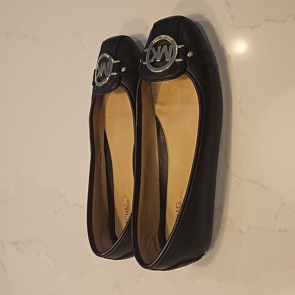 Michael Kors black Signature Ballet Flats with gold emblem. Size 8M. - Picture 3 of 9